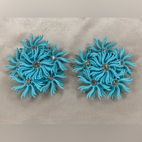 Jewelry - Vintage Flower Earrings